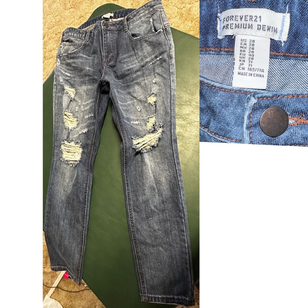 Forever 21 Distressed Jeans. Size 28